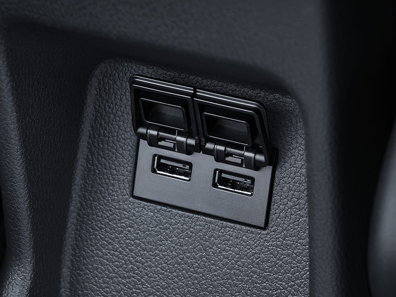 Toyota Avanza 2024 — USB
