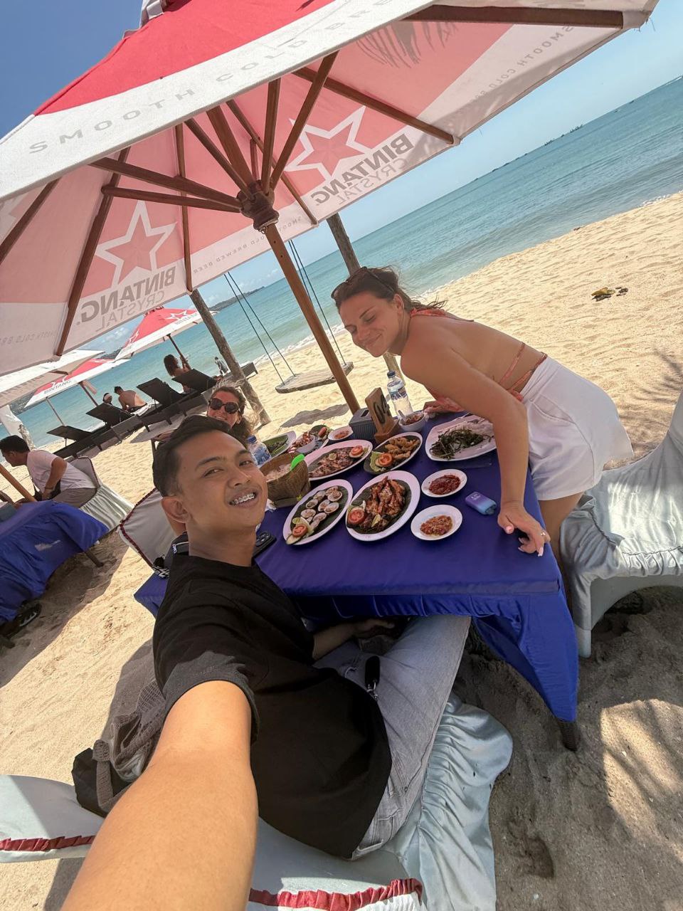 Beach lunch stop